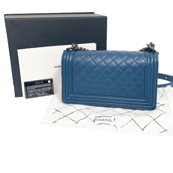 CHANEL LeBoy Medium - Picture 2 of 10